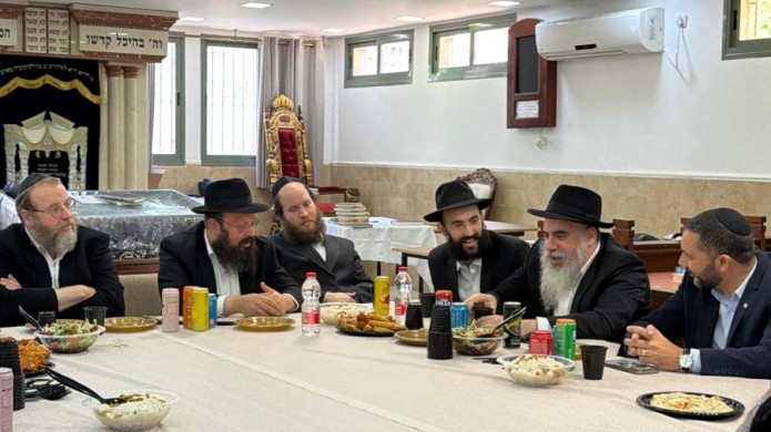 70 שנה לקרית גת: ראש העיר בחר לבקר בישיבה החב