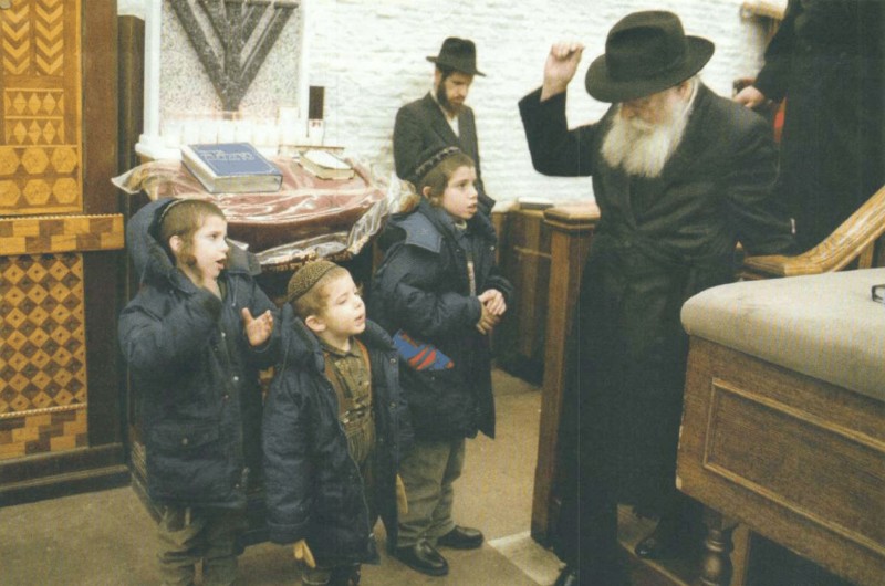 שנה לפטירת הגב' שארף שילדיה זכו לקירובים מיוחדים מהרבי