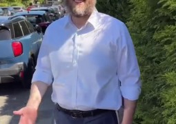 דודי קפלר פוגש את היעד והשליח הבא: אמסטרדם והשליח הרב עקיבא קמיסר 