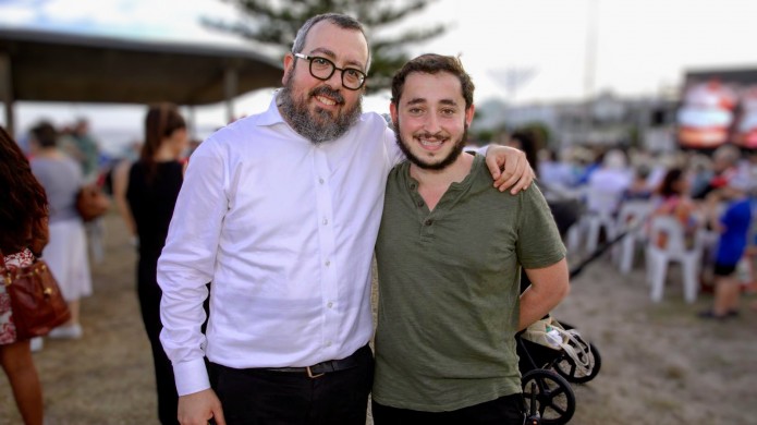 מצמרר: נחשפו תמונות הצלם שצולמו דקות לפני הטבח בבונדי