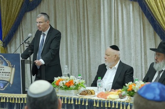 שר המשפטים לוין: אנשים כל כך אוהבים לראות בתי חב
