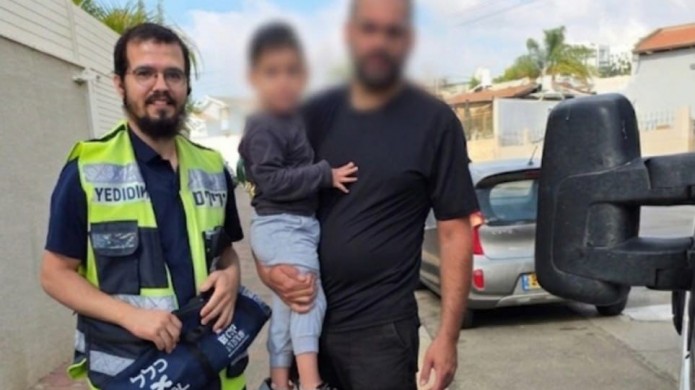 מול האב: המתנדב החב