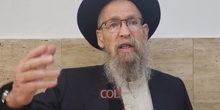 בהעלותך את הנרות... ויעש כן אהרון. רש