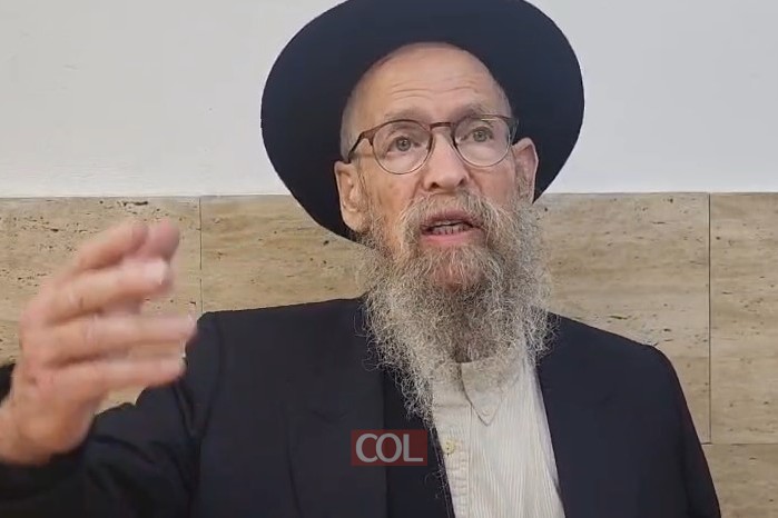 בהעלותך את הנרות... ויעש כן אהרון. רש