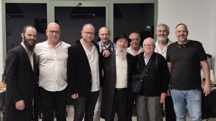 מאות ב'סעודת הודיה' לרב שלמה חיים ליסון מחיפה | תיעוד