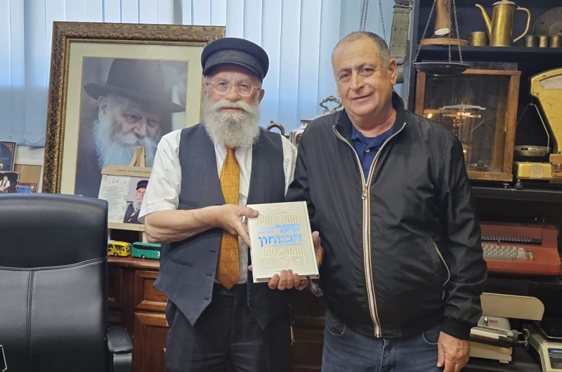 הרב יעקב גלויברמן אירח במפעלי החסד 