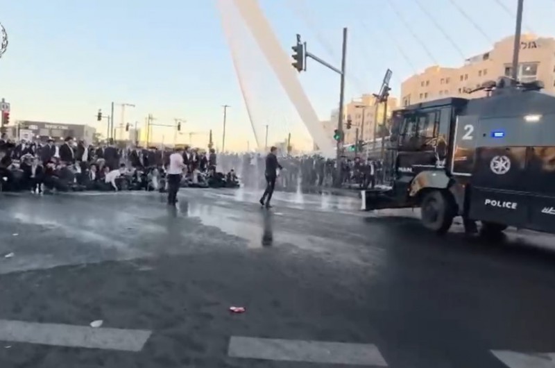 בעקבות מעצרים ורדיפת בחורי ישיבה: גל הפגנות וחסימות