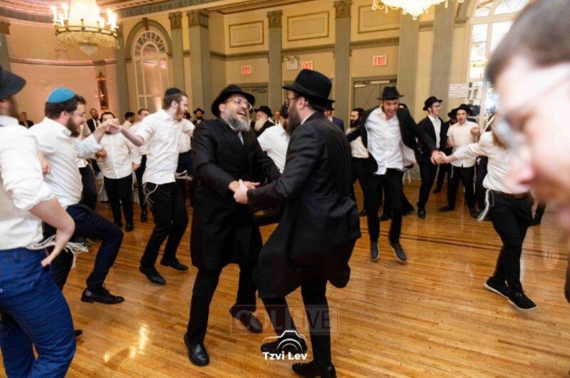 באולמי אהלי תורה בשכונת קראון הייטס התקיימה חתונת החתן התמים שלום אוירכמן מטלהסי שבפלורידה עב