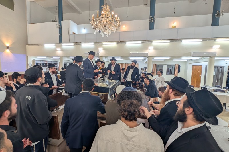שבת התקשרות: עשרות צעירים חוו שבת מרוממת בתל אביב