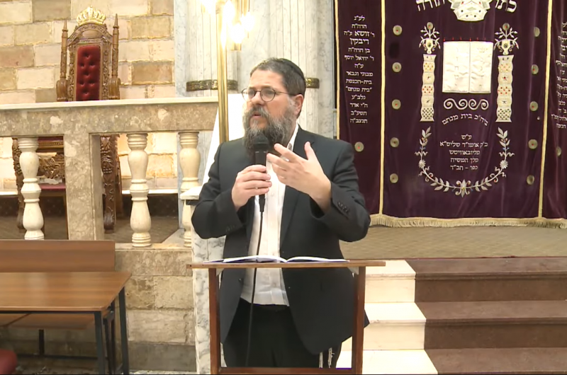 שיעור מיוחד בכפר חב״ד עם הרב שניאור אשכנזי