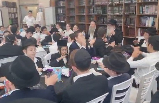 השליח ממסצ'וסטס התוועד עם התמימים והקהילה במגדל העמק