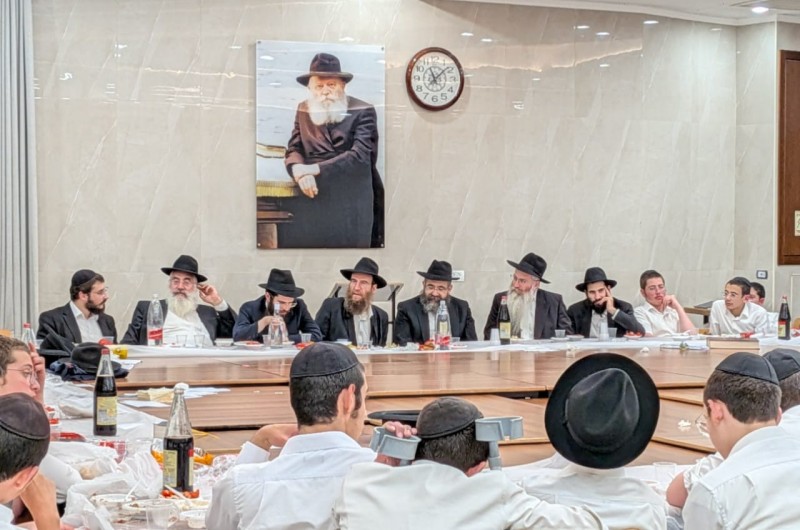 עם האורחים: הכנה לג' תמוז במוסדות 'צעירי השלוחים' צפת