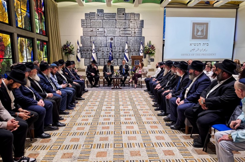 קליפ סיכום: מעמד הצדעה לרבי ולחב