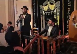 בבית כנסת חב