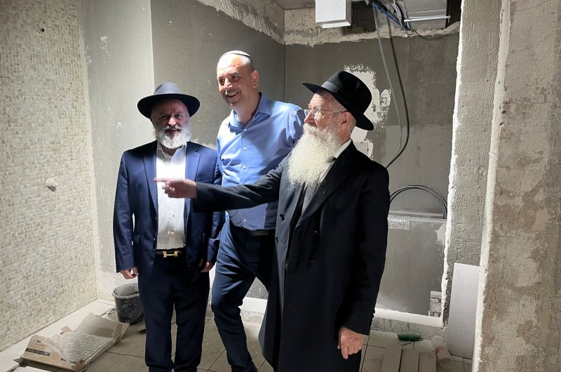 עם ראש העיר: התוועדות ג' תמוז בבית חבד שערי עליה בלוד