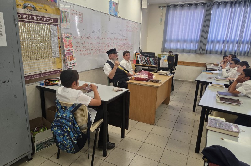 יום ג' תמוז, התוועד הרב יעקב גלויברמן עם תלמידי חיידר 