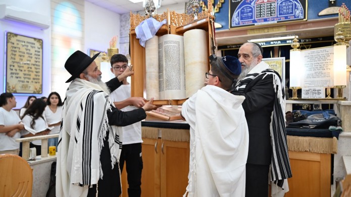 100 נערים ונערות מלוד חגגו בר-מצווה ובת-מצווה עם חב