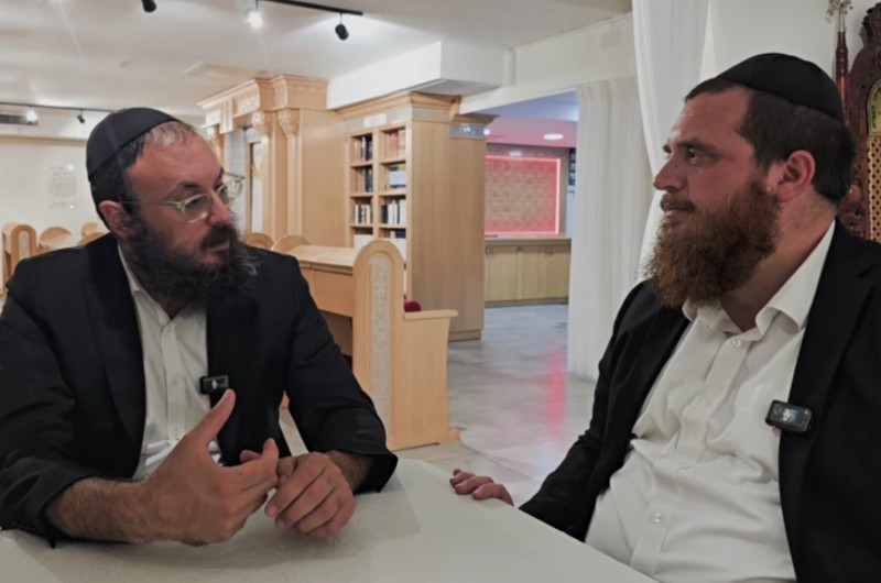 צוללים לדמות הבעש
