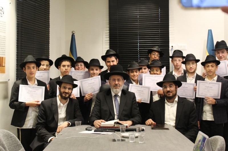 ה'מתמידים' מלוד נבחנו אצל הרבנים הראשיים על מסכת מגילה