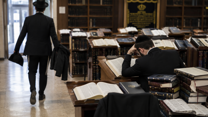 השאלה זועקת: מי החליט ששנה אחת בכולל זה הסטנדרט החבד