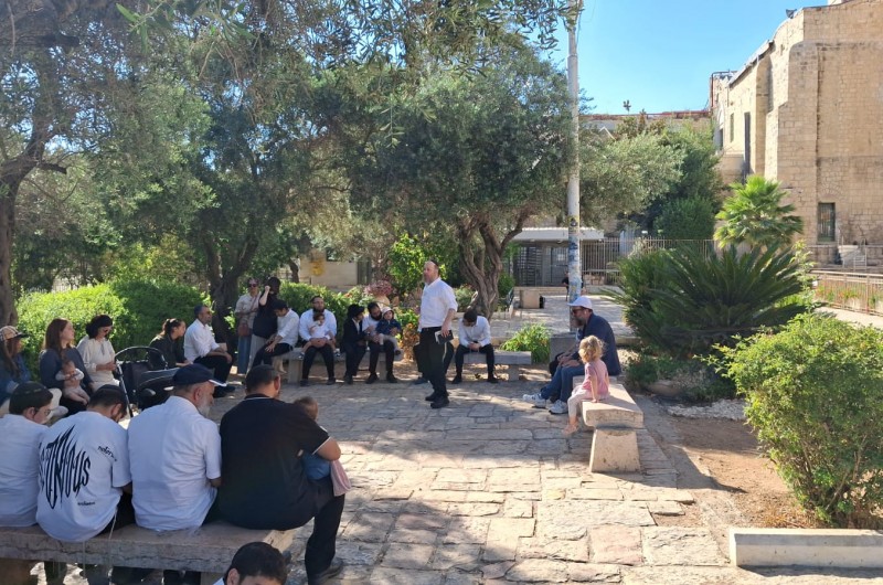 שבת אחדות: קהילת 'שער העיר' לוד שבתה בחברון