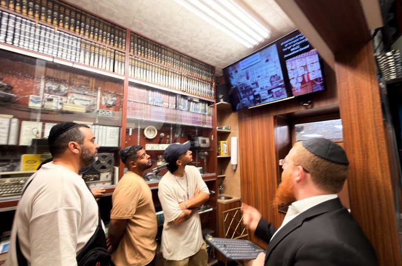 הודיה גדולה: פדוי השבי וניצול הנובה בסיור מיוחד ב-770