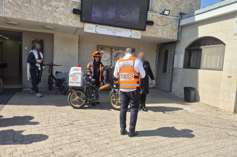 נחל'ה: בן 60 התמוטט בזמן תפילה בבית כנסת וניצל בנס