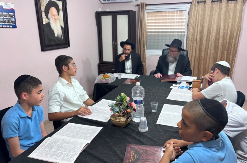 תלמידי כיתה ח׳ בת