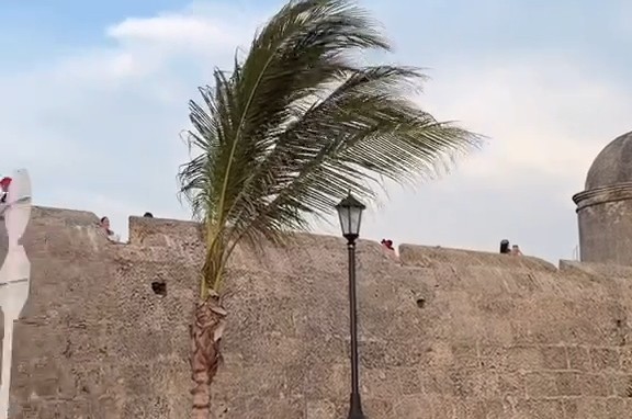 שלוחים סטורי: דודי קפלר והשליח הרב סעדיה גלויברמן יצאו לחוות את העיר העתיקה של קרטחנה | צפו 