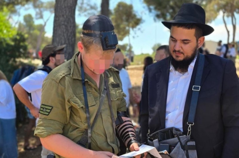בעין העדשה: הצלם החב