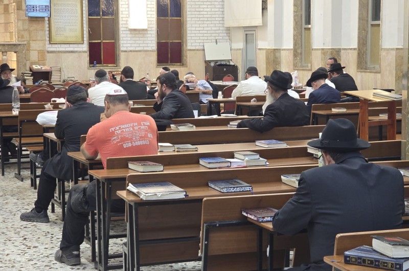 עשרות השתתפו אתמול בבית מנחם כפ