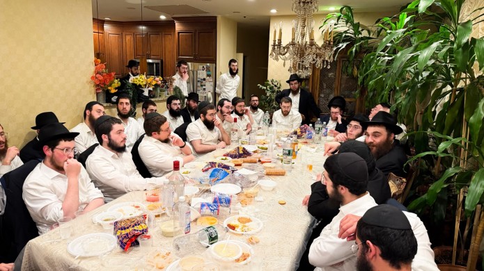 בבית ה'חוזר': התוועדות יארצייט לע