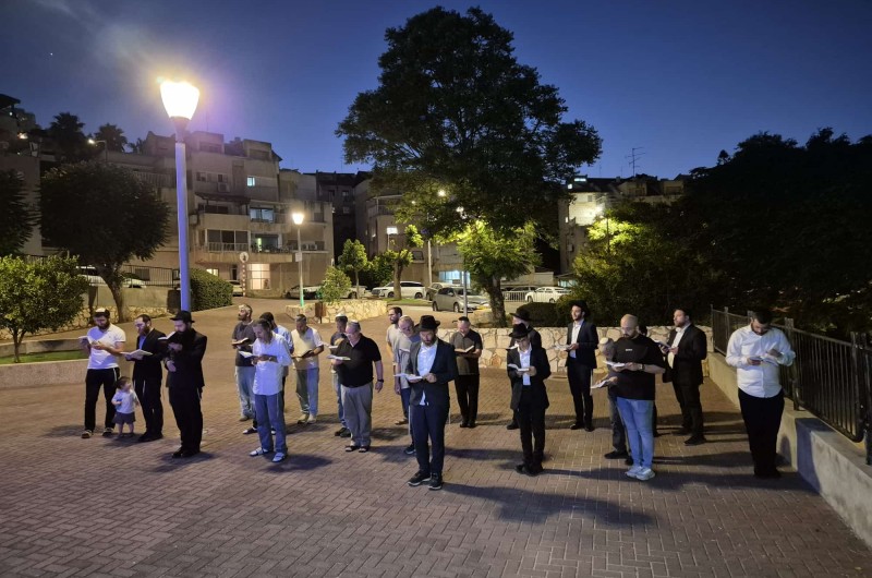 מתפללי בית חב