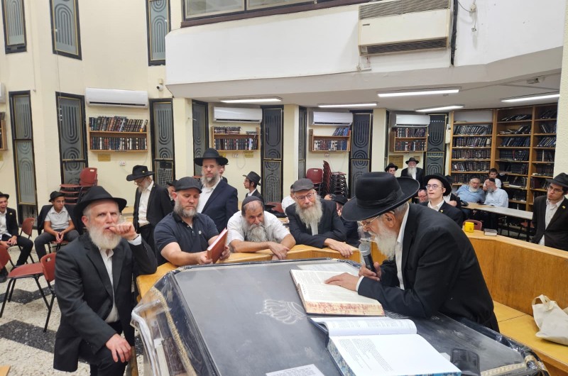 סיום מסכת תמורות בבית כנסת חב