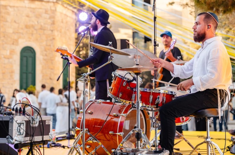 חמישה עשר באב עם שלוחי הרבי לדוברי רוסית