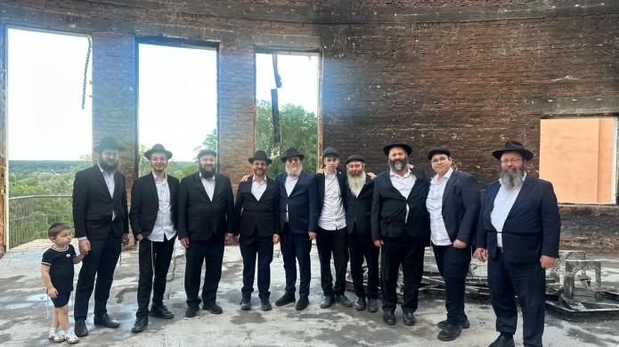שלוחי הרבי מרחבי אוקראינה הגיעו לחזק את השליח בהאדיטש