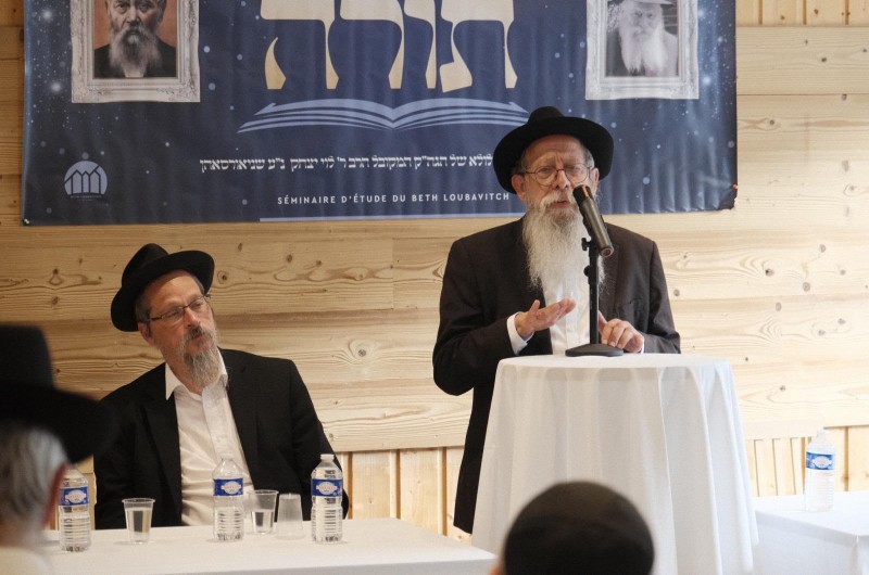 מאות משתתפים ב'ירחי כלה' המסורתי בהרי האלפים בצרפת