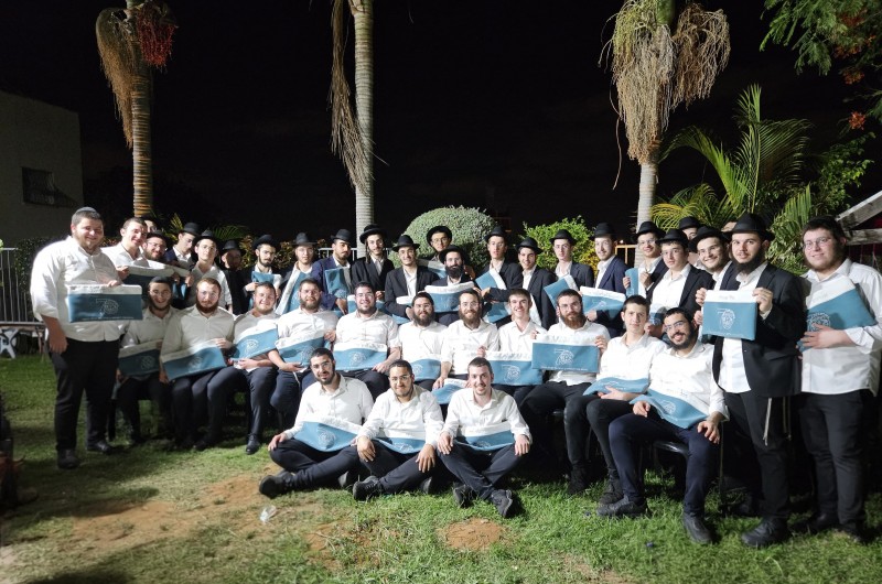 צוות ה'מתיבתא' של 'צעירי ליובאוויטש' התכנס לסכם את פעילות הקיץ
