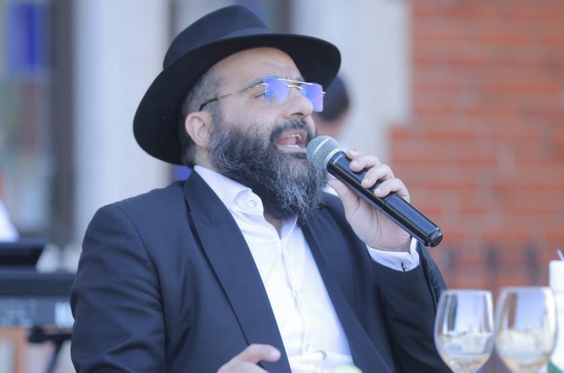 הזמר יוני שלמה: 