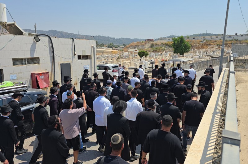רגעי הפרידה: הלוויית הת' נחמן קינן ע