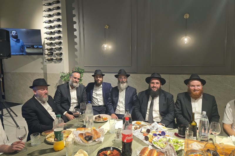משפחת השלוחים באמירויות בשבע ברכות לר' בנימין סובול