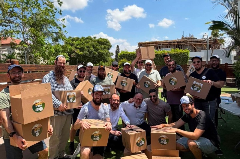 משלחת מאוסטרליה נרתמה למען החיילים בחזית