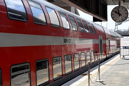 בלון הליום פגע בכבל החשמל: שיבושים ברכבות בנתב״ג היום