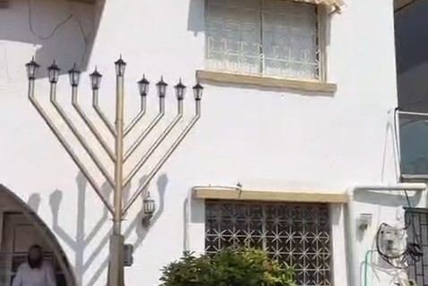 שלוחים סטורי: דודי קפלר ממשיך במסע בעקבות שלוחי חב"ד | ברוך הבא ליעד החדש - קרטחנה, קולומביה אצל השליח ר' סעדיה גלויברמן
