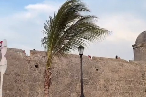 שלוחים סטורי: דודי קפלר והשליח הרב סעדיה גלויברמן יצאו לחוות את העיר העתיקה של קרטחנה | צפו 