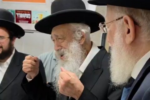 הגאון רבי צבי קושלבסקי שליט"א בביקור בבית חב"ד מגדל