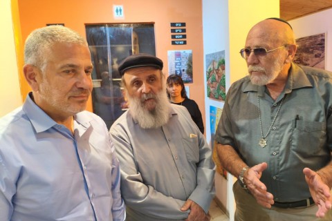 ינון מגל נשנק מבכי ושיתף בזיכרון כואב מגוש קטיף