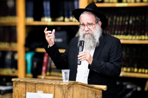 "מביא גאולה לעולם" - מדוע?