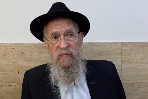 הרב שמעון זוננפלד בדבר תורה לפרשת שופטים: באלול המלך בשדה המקבל כל אדם . סיפור המג'ידה והבן איש חי מראים ששוחד מעוות דין וסופו להיחשף , וסיפור הסטירה מבהיר שצדק עושים לכתחילה ולא בדיעבד .